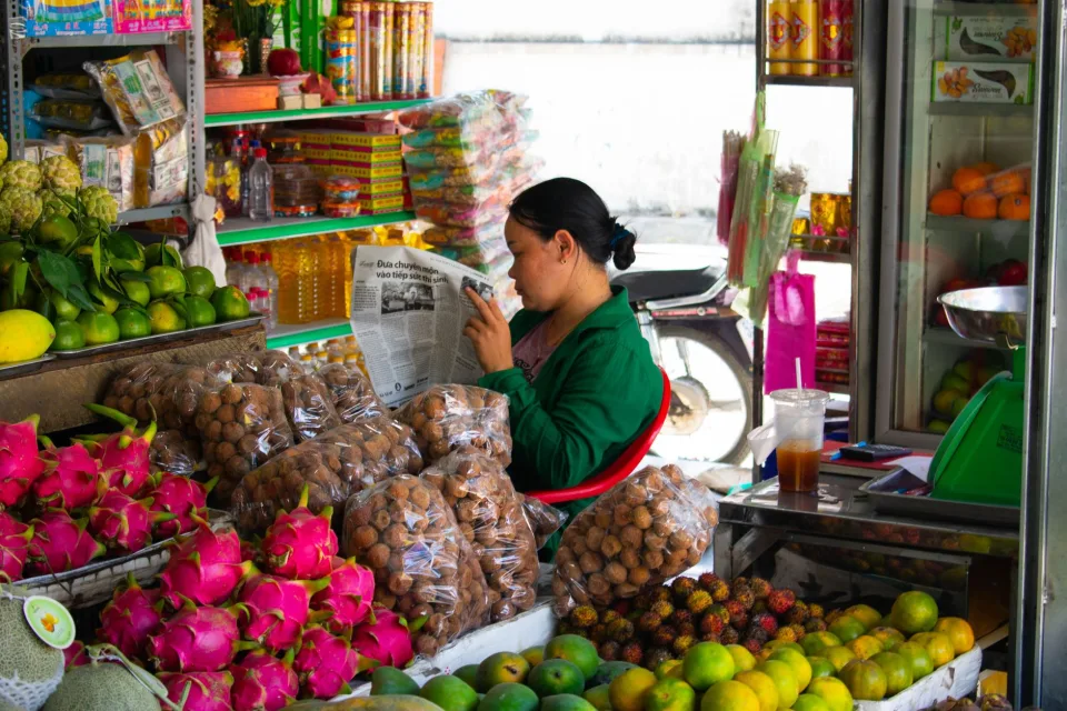 Kệ hàng mới xếp tại Lương Thành Sơn